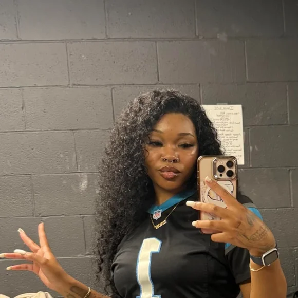 Elegant Black Curly Hair Wig - Picture 4 of 7